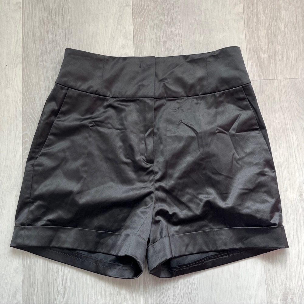 MAX & CO SATIN SHORTS BLACK FLAT FRONT HIGH RISE WOMENS 6